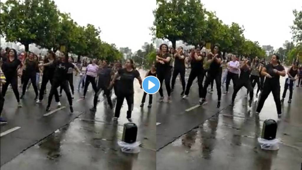 Mumbai-Flash-Mob-Viral-Video