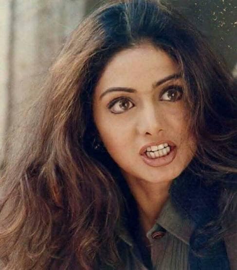 संजय दत्तला त्या अवस्थेत पाहून श्रीदेवी घाबरली आणि आरडाओरडा करू लागली.बराच गदारोळ झाला. त्या दिवसापासून दोन्ही कलाकारांचे नाते असे बिघडले की ते पुन्हा कधीच सुरळीत झाले नाही.