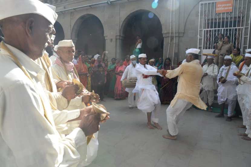 २० जूनला पहाटे ५ वाचता संत तुकाराम महाराज शिळा मंदिरात श्री विठ्ठल-रुखमाई महापूजा होईल. (फोटो सौजन्य - राजेश स्टिफन)
