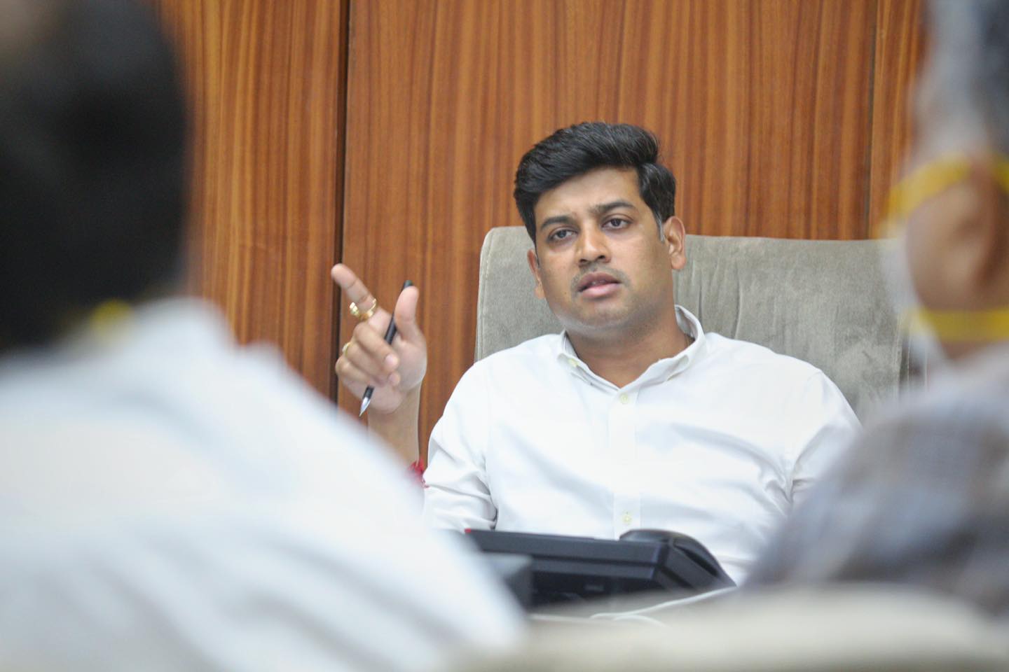 Maharashtra Political crisis eknath shinde rebel his son Shrikant Shinde career at the stake