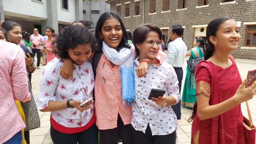 विद्यार्थ्यांना दुपारी १ वाजल्यापासून आपला निकाल ऑनलाईन पद्धतीने पाहता आला.