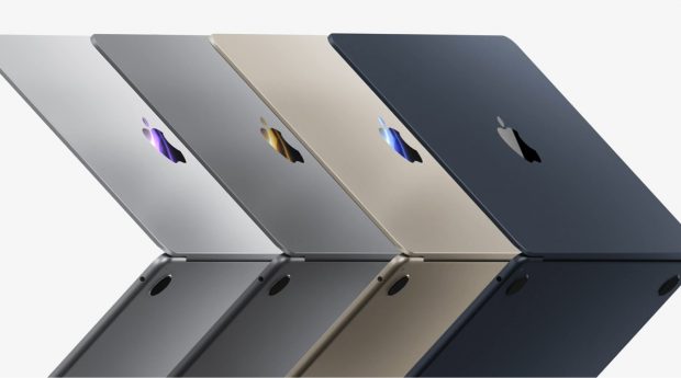 नवीन मॅकबूक एअर मेगासेफ (MacBook Air MagSafe) व्यतिरिक्त 67W फास्ट चार्जिंगला देखील सपोर्ट करते. (फोटो क्रेडिट: अ‍ॅपल)