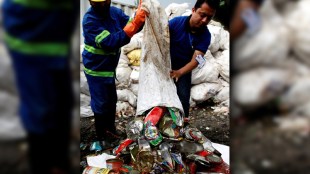 34 tons of garbage found on mount Everest