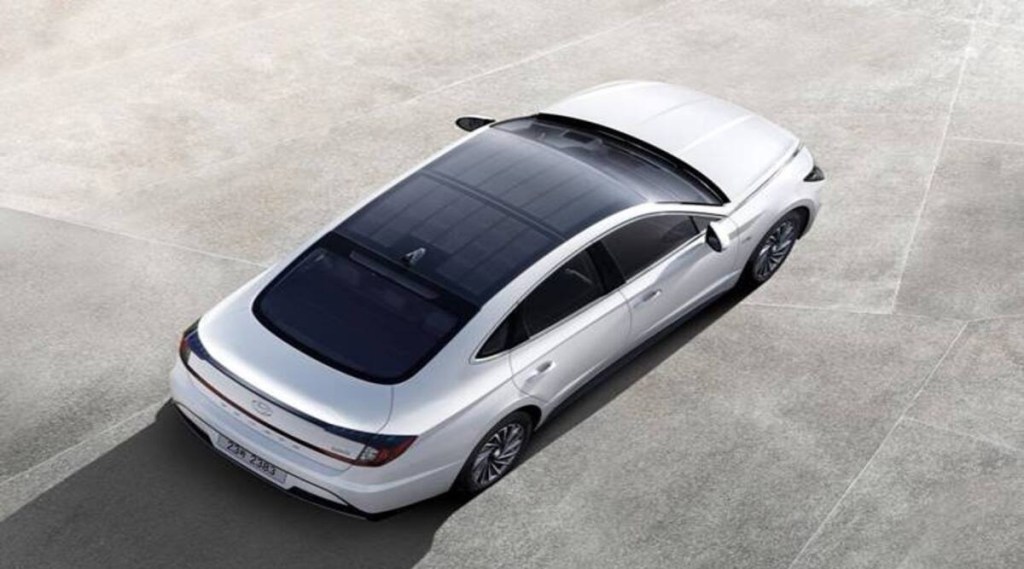 The world's first solar electric car has arrived! Will run for 7 months on a single charge