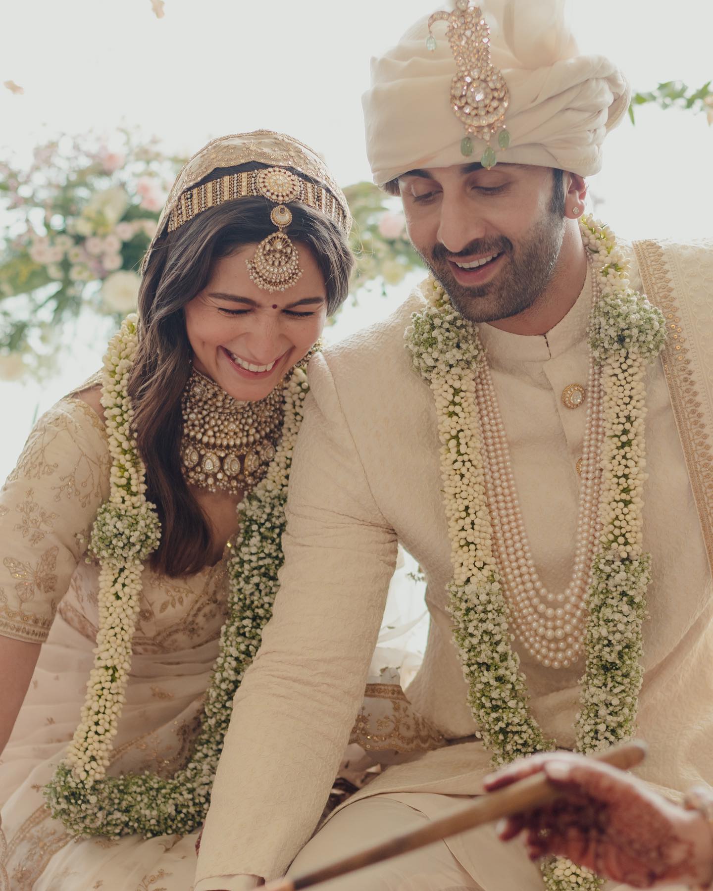 alia bhatt and ranbir kapoor announces pregnancy meme viral