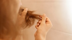 Hair Care Tips : ‘या’ घरगुती उपायांमुळे Split Ends पासून मिळणार सुटका; आजच वापरून पाहा सोप्या टिप्स