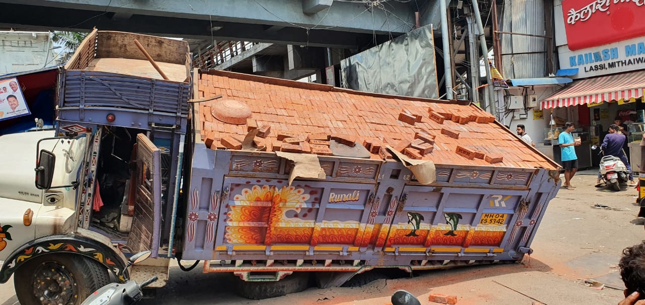 dombivli truck accident road road damage