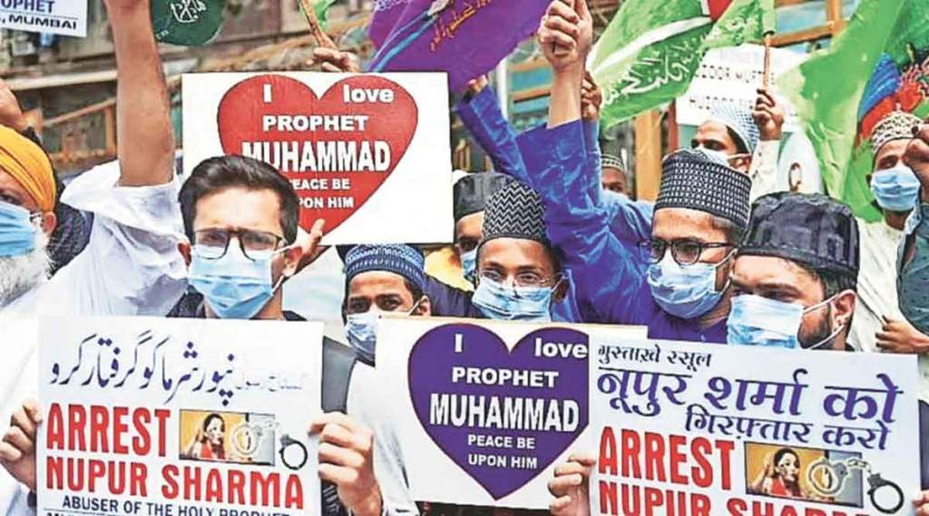 नूपुर शर्मा यांच्या अटकेच्या मागणीसाठी मुंबईतही निदर्शने झाली (छायाचित्र : प्रेस ट्रस्ट)