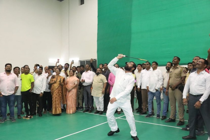 आनंद दिघेंनंतर ठाण्यात शिवसेना टिकवण्यामागे शिंदेंचे मोठे योगदान आहे. त्यांनी ठाणे पालिका, जिल्हापरिषदा, अंबरनाथ नगरपरिषद, कल्याण-डोंबिवली पालिका, बदलापूर नगरपरिषदेपासून ते नाशिकपर्यंत शिवसेना पक्षाची वाढ केली आहे.