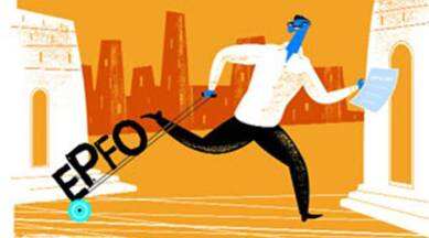 एखाद्या कर्मचाऱ्यानं EPF योजनेतून बाहेर पडण्याचा निर्णय घेतल्यास त्याला जास्त पगार मिळतो. अधिकचे पैसे तो EPFO पेक्षा चांगला परतावा देणार्‍या धोकादायक बचत योजनांमध्ये गुंतवू शकतो. पण हे घातक ठरू शकतं. (फोटो- इंडियन एक्स्प्रेस)