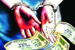 तीन कर्मचाऱ्यांना लाच घेताना अटक; उल्हासनगरातील कर विभागातील निरीक्षकासह दोन लिपिक जाळ्यात