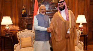 देशात आयात होणारं ६० टक्के कच्चे तेल हे आखाती देशांतून आयात केलं जातं. यामध्ये इराक आणि सऊदी अरब देशांचा वाटा सर्वाधिक असून दोन्ही देशातून अनुक्रमे २२ आणि १९ टक्के कच्चे तेल आयात केलं जातं. युएई देशातून देखील ९ टक्के तेल आयात केलं जातं.