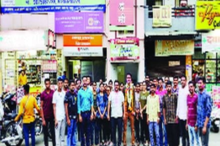 शेतकऱ्याचा मुलगा पहिल्याच प्रयत्नात झाला उपशिक्षणाधिकारी; भंडाऱ्यातील स्नेहल रामटेकेचे ‘एमपीएससी’त यश