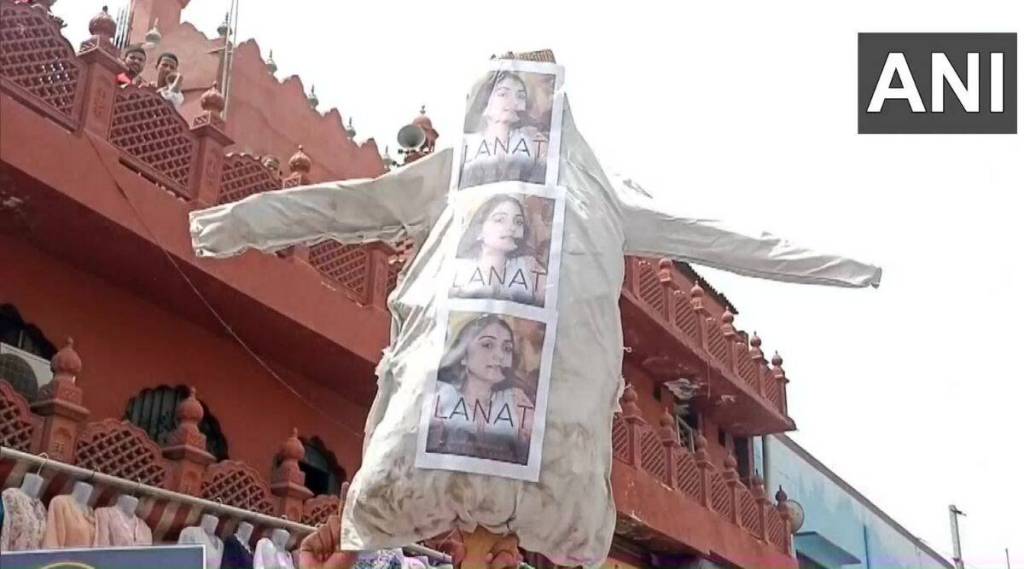 पाकिस्तानची आणखी एक कुरापत ; नुपूर शर्मा प्रकरणी खोट्या बातम्या पसरवत भारताची केली बदनामी पाकिस्तानची आणखी एक कुरापत ; नुपूर शर्मा प्रकरणी खोट्या बातम्या पसरवत भारताची केली बदनामी