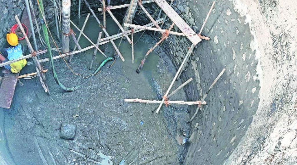 १७ गावांना लवकरच पाणीपुरवठा; झांझरोली नळ पाणी योजनेतील गाळ उपसण्याचे काम अंतिम टप्प्यात १७ गावांना लवकरच पाणीपुरवठा; झांझरोली नळ पाणी योजनेतील गाळ उपसण्याचे काम अंतिम टप्प्यात