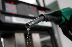 Petrol-Diesel Price on 12 November 2022: पेट्रोल-डिझेलचे दर झाले कमी; जाणून घ्या तुमच्या शहरातील किंमत