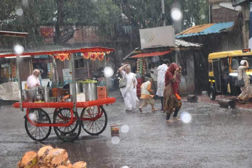 सांगलीमध्येही पावासाने दमदार हजेरी लावली.