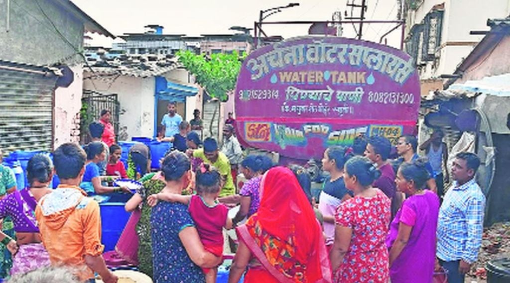 १५३ पाडय़ांचे पाण्यासाठी टँकरकडे डोळे ; शहापूर, मुरबाड भागांत दररोज ३२ टँकरने पुरवठा १५३ पाडय़ांचे पाण्यासाठी टँकरकडे डोळे ; शहापूर, मुरबाड भागांत दररोज ३२ टँकरने पुरवठा