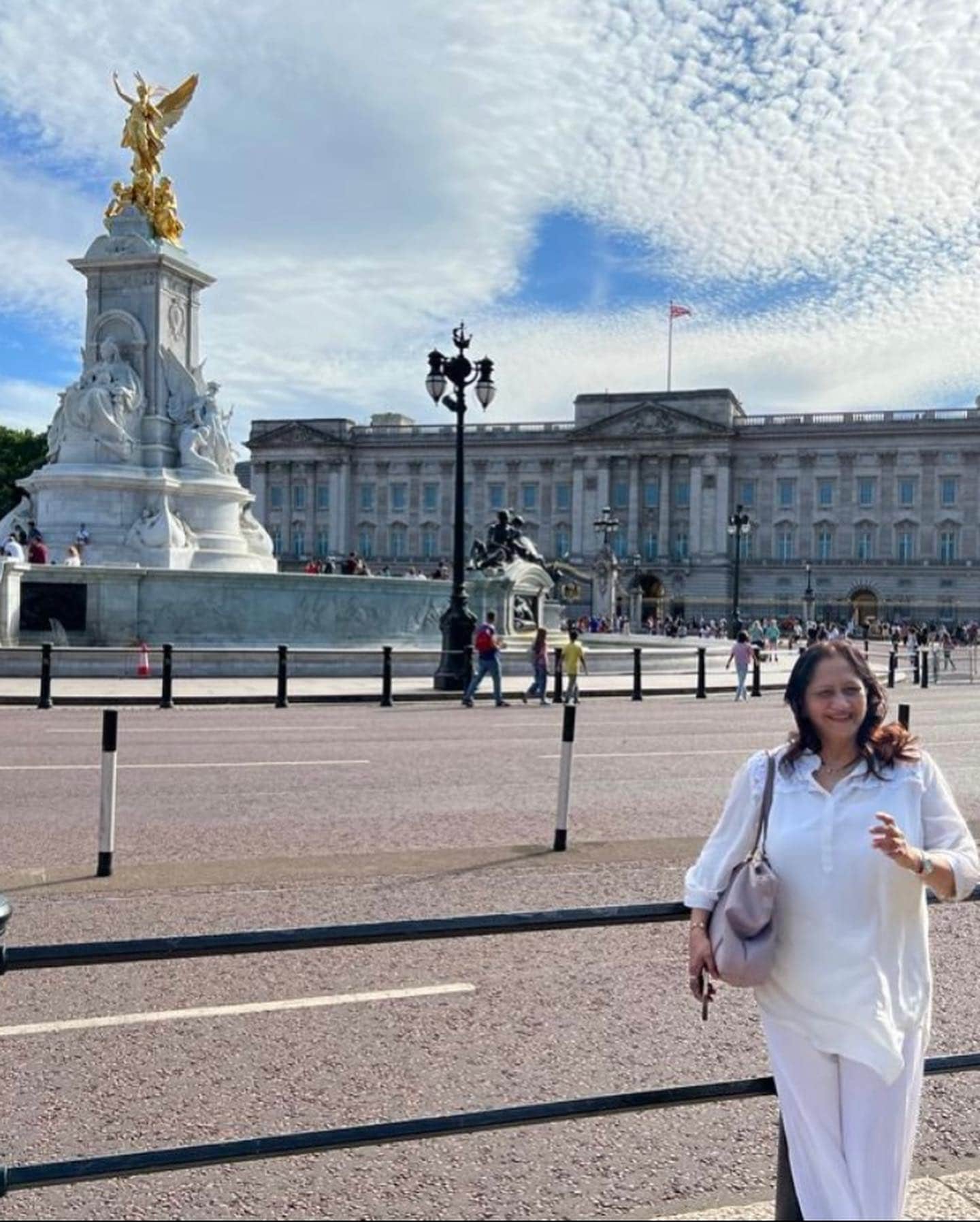 Alka kubal congratulations movie shooting in london photos