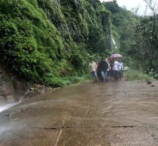 Amit Thackeray trekking