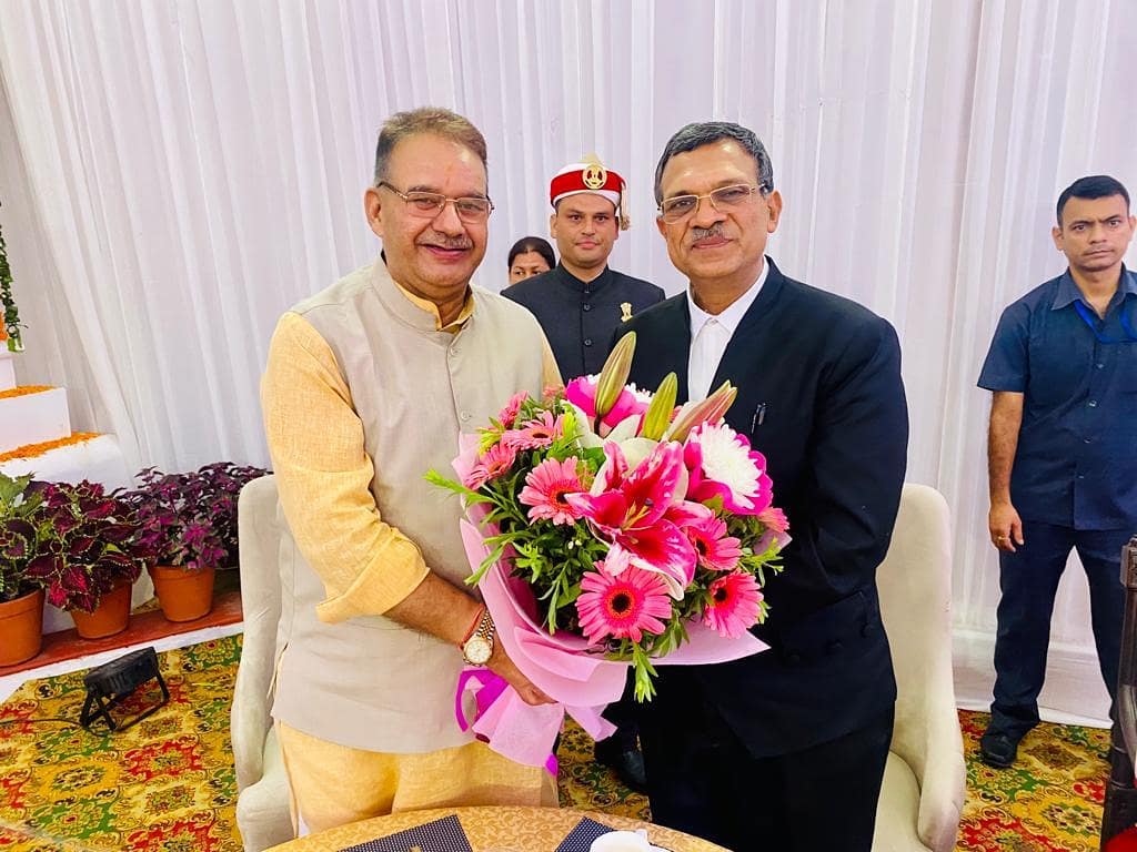 उत्तराखंड सरकारमधील मंत्री गणेश जोशी राजकीय कारकि‍र्दीला सुरुवात करण्यापूर्वी फुगे विकायचे. (फोटो : गणेश जोशी / इन्स्टाग्राम)