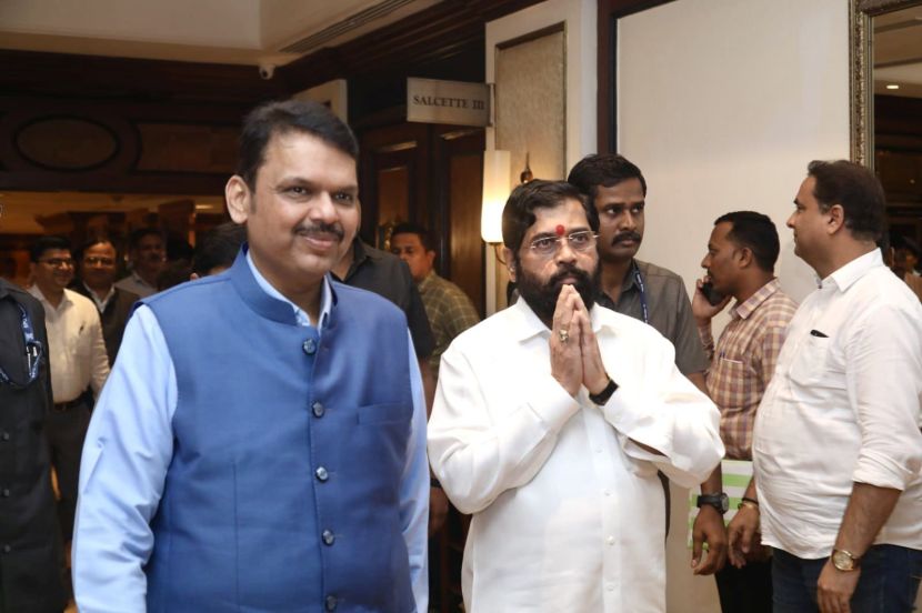 “शिवसेना बाळासाहेबांची आहे आणि बाळासाहेब एकवचनी होते. एकनाथ शिंदे यांना मुख्यमंत्रीपदाचं वचन दिलं गेलं होतं, ही वस्तुस्थिती आहे. पण ते मिळालं नाही म्हणून त्यांनी बंड केलं नाही, ते शांत राहिले,