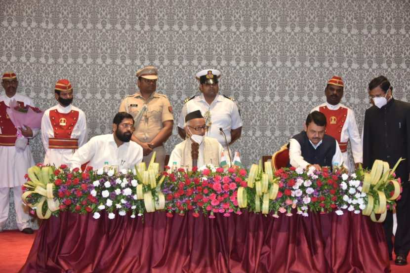 यानंतर नव्या सरकारमध्ये सहभागी होण्यासाठी स्वतः पंतप्रधान नरेंद्र मोदी यांनी देवेंद्र फडणवीस यांच्यासोबत दोनदा फोनवरून चर्चा केली.