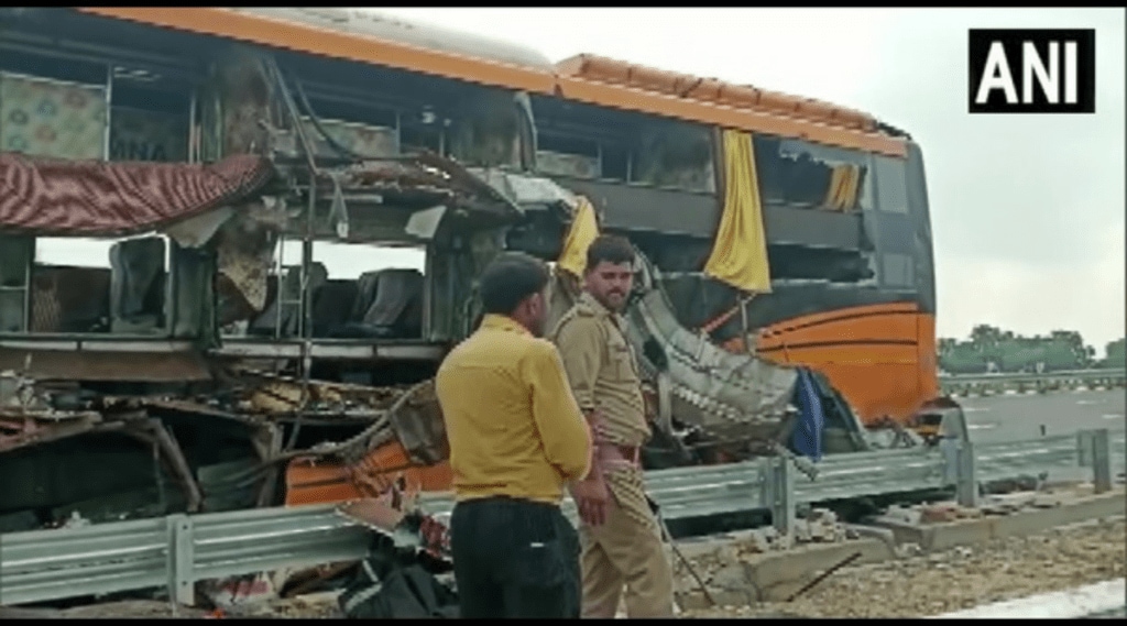 Fatal accident involving two buses on Purvanchal Expressway