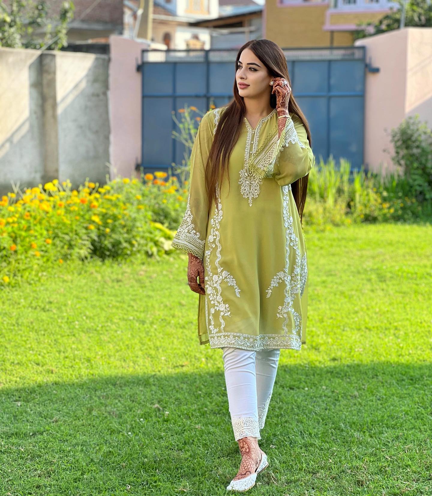 IAS athar amir khan pheoncy dr Mehreen Qazi glamorous photos