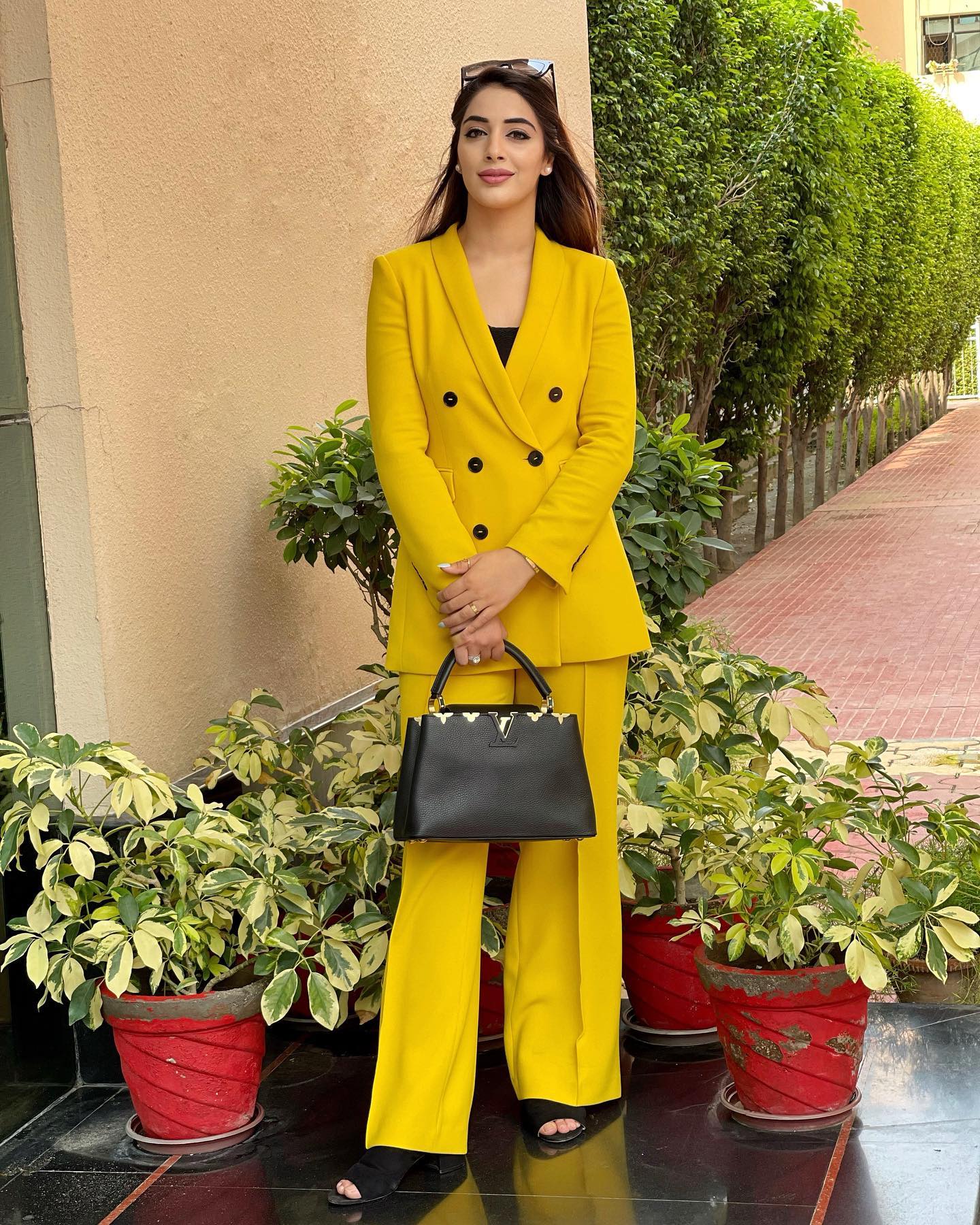 IAS athar amir khan pheoncy dr Mehreen Qazi glamorous photos