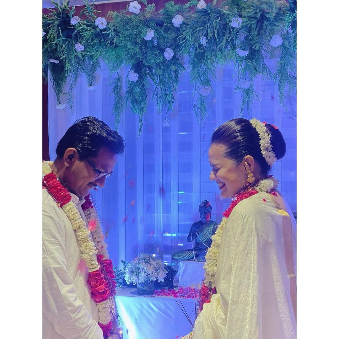 IAS officer tina dabi and her husband pradip gawande romantic photos