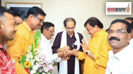 भविष्यातील समीकरणांचा आडाखा बांधत शरद पाटील पुन्हा शिवसेनेत