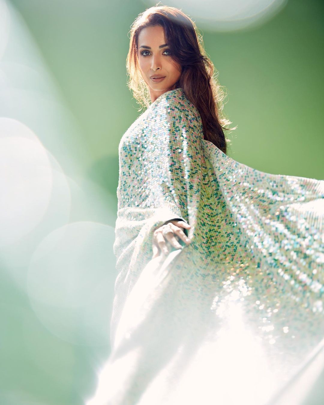 Malaika Arora White Saree Hot Look