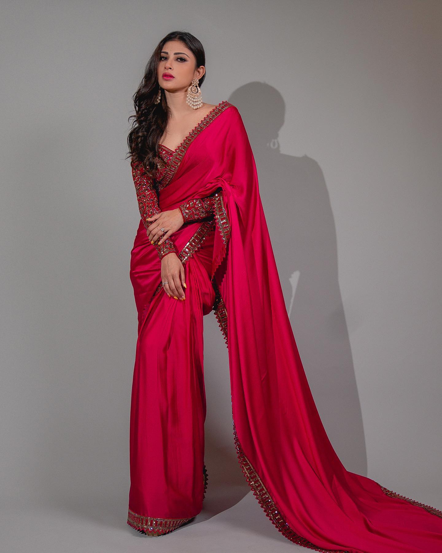 bollywood actress mouni roy photos 