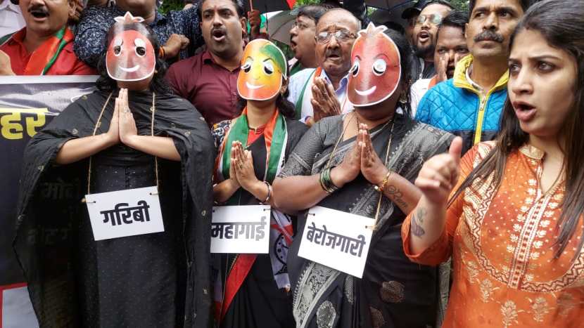 “राज्यातील ‘ईडी’ सरकारला सत्ता स्थापन करताना जो काही खर्च झाला. त्याची वसुली सर्व सामान्य जनतेच्या वीज दरवाढीमधून करायची हे स्पष्ट झालं आहे.”, असा आरोपही त्यांनी केला.