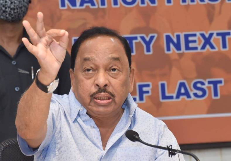 “नारायण राणे आज केंद्रीय मंत्री झाले असले तरी अद्याप गल्लीतील भाषा वापरत आहेत. आपण केंद्रीय मंत्री आहोत हे अद्यापही त्यांनी कळत नाही आहे,” असंही टीकास्त्र त्यांनी सोडलं.