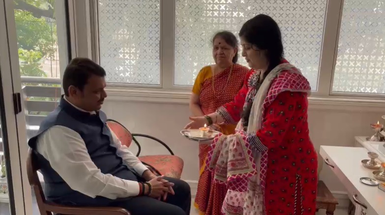 Raj Thackeray Devendra fadnavis