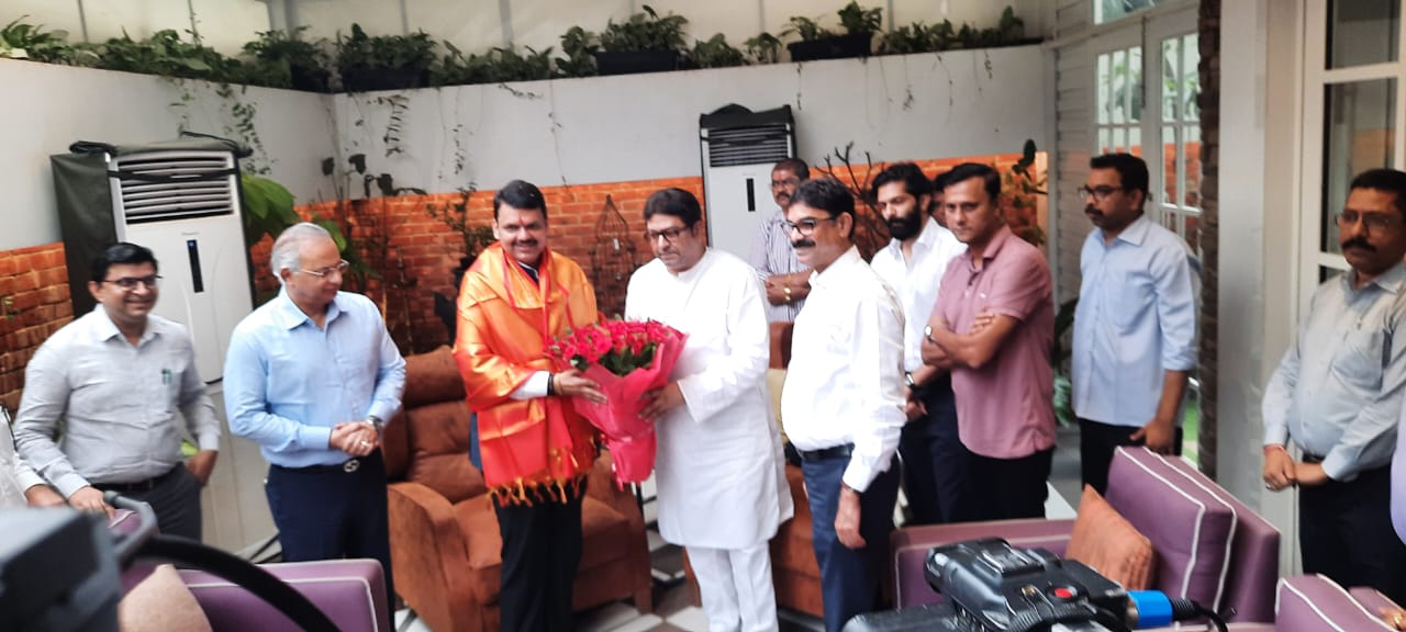 Raj Thackeray Devendra fadnavis