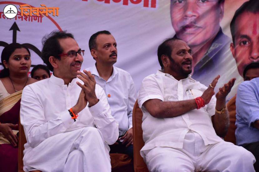 “शरद पवार अखेर शिवसेना फोडण्यात यशस्वी झाले, त्यांचा डाव यशस्वी झाला. शरद पवारांना बाळासाहेब असताना जे जमलं नाही, ते त्यांनी उद्धव ठाकरेंना सोबत घेऊन केलं,” असंही ते म्हणाले.