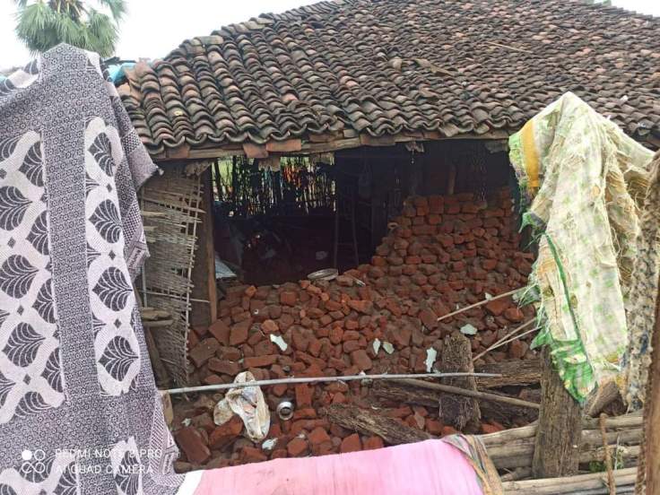 सिरोंचा तालुक्यातील सोमनपल्ली गाव पुरामुळे पूर्णत: उद्ध्वस्त झाले आहे.