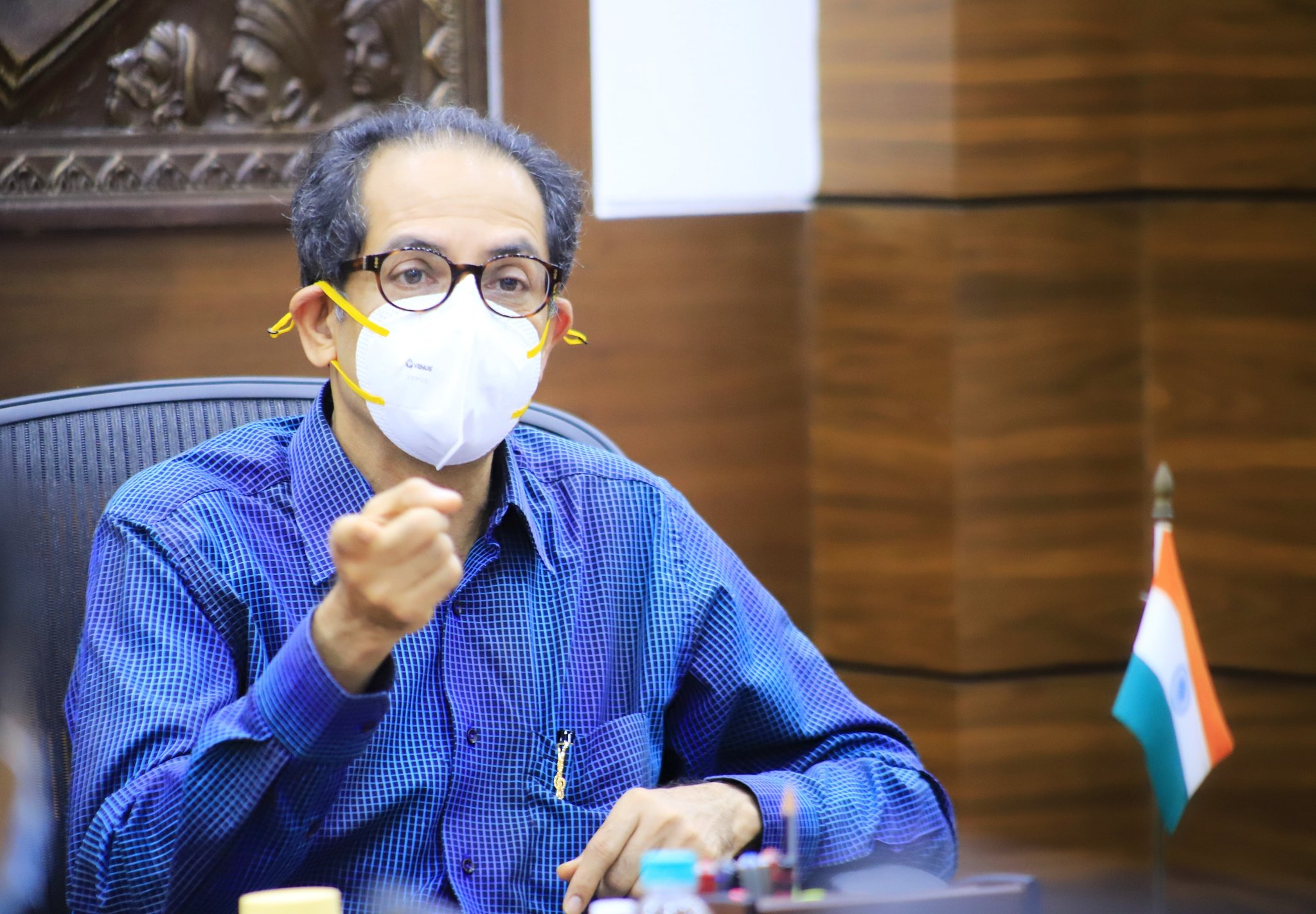 Uddhav Thackeray Eknath Shinde 12 MP