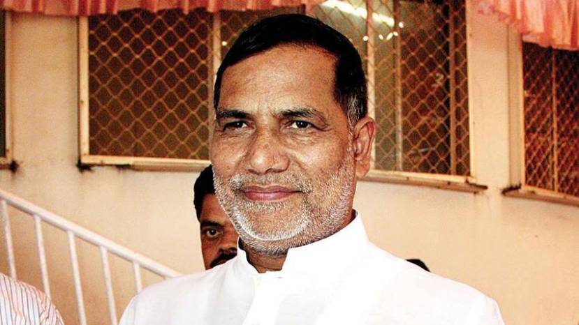 एकेकाळी महाराष्ट्रातील काँग्रेसचे मोठे नेते असलेले कृपाशंकर सिंह हेही मुंबईत भाजी विकायचे.