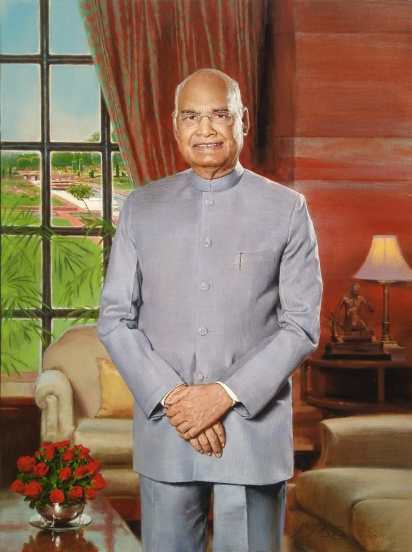 सकळे यांनी साकारलेल्या या पेटिंग्जमध्ये जिंवतपणा आहे. त्यांनी या पेटिंग्जमध्ये राष्ट्रपतीभवनाची भव्यतादेखील जशीच्या तशी रेखाटली आहे.
