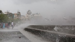 heavy rain continues in mumbai, waterlogging at low line area