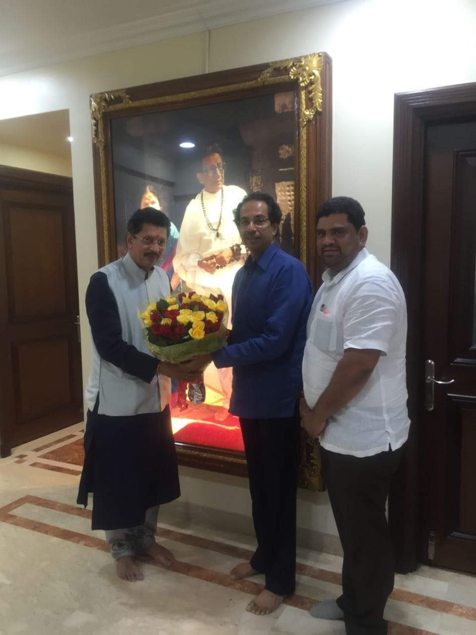Eknath Shinde Group Spokesperson deepak kesarkar slams narayan rane Vinayak Raut
