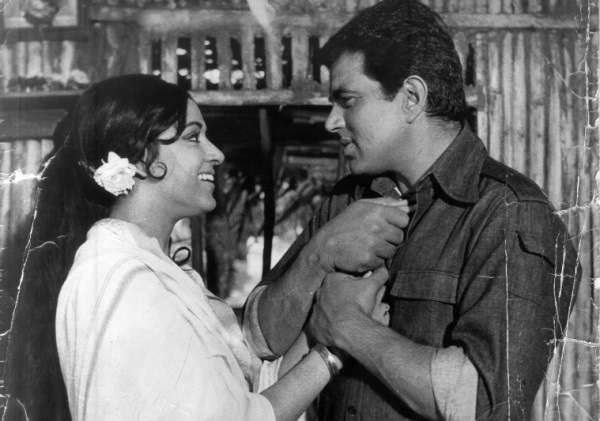 dharmendra hema deepika rabir virat anushka kareena sahid these actors did uncommon things for their love