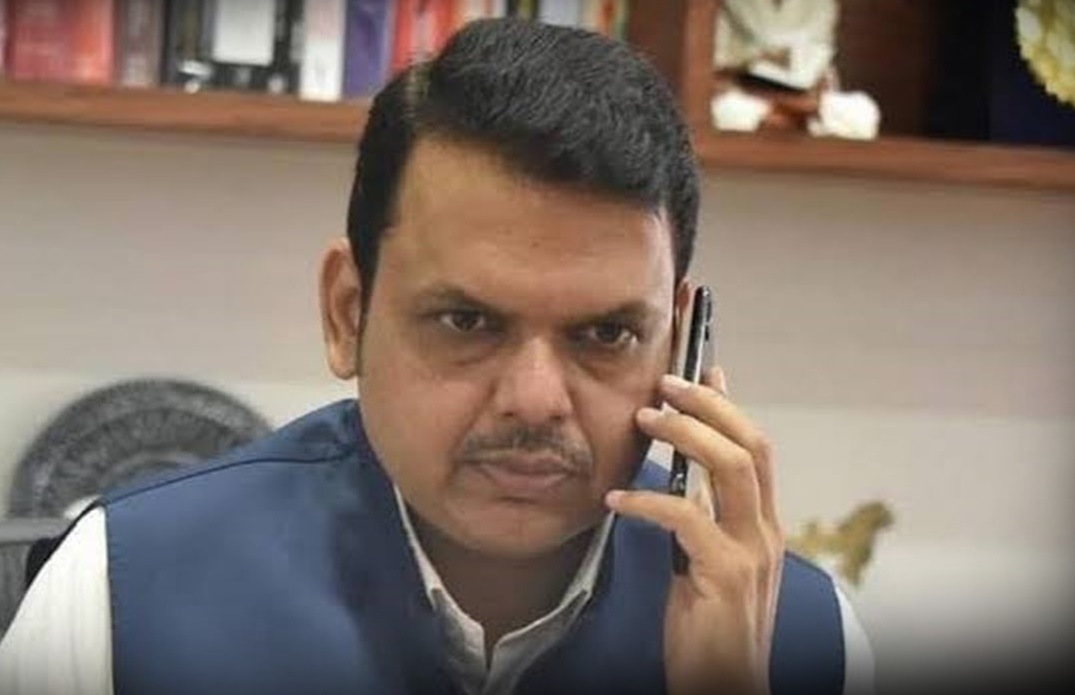 maharashtra deputy cm devendra fadnavis talks about State Politcs says even today i can call can talk with Uddhav Thackeray reffers Raj Thackeray Sharad Pawar
