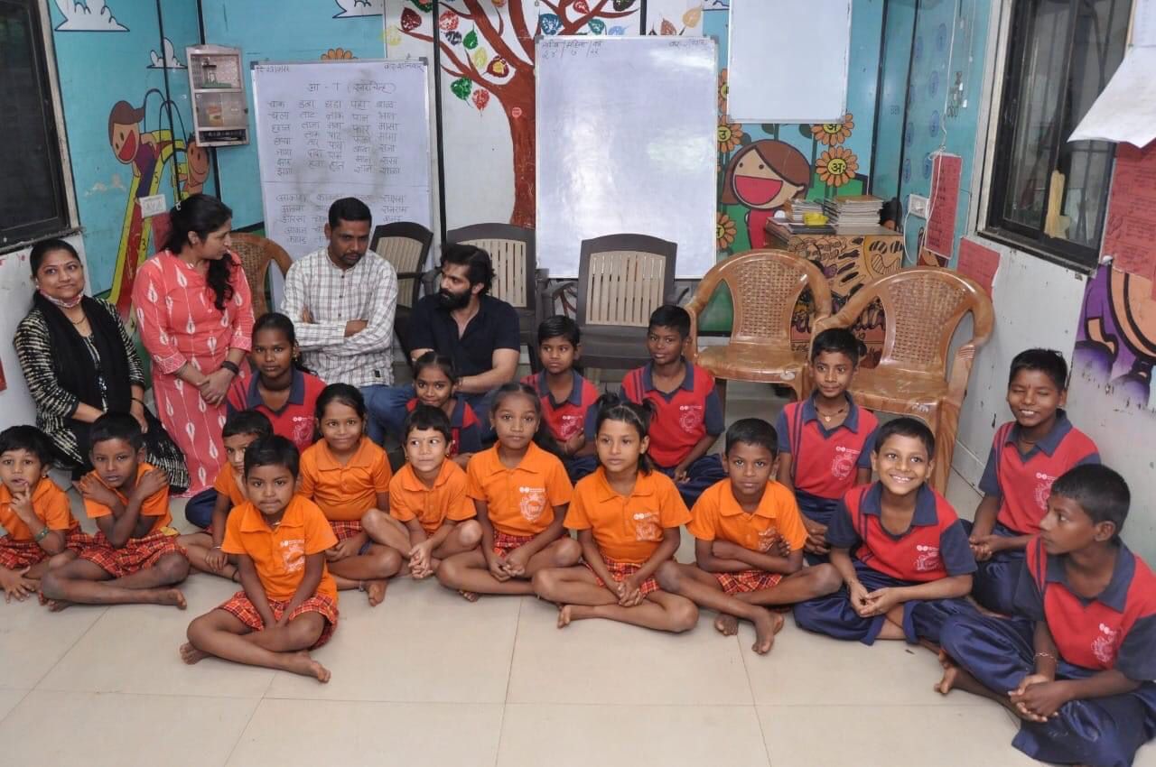 mns amit thackeray visit signal school in thane