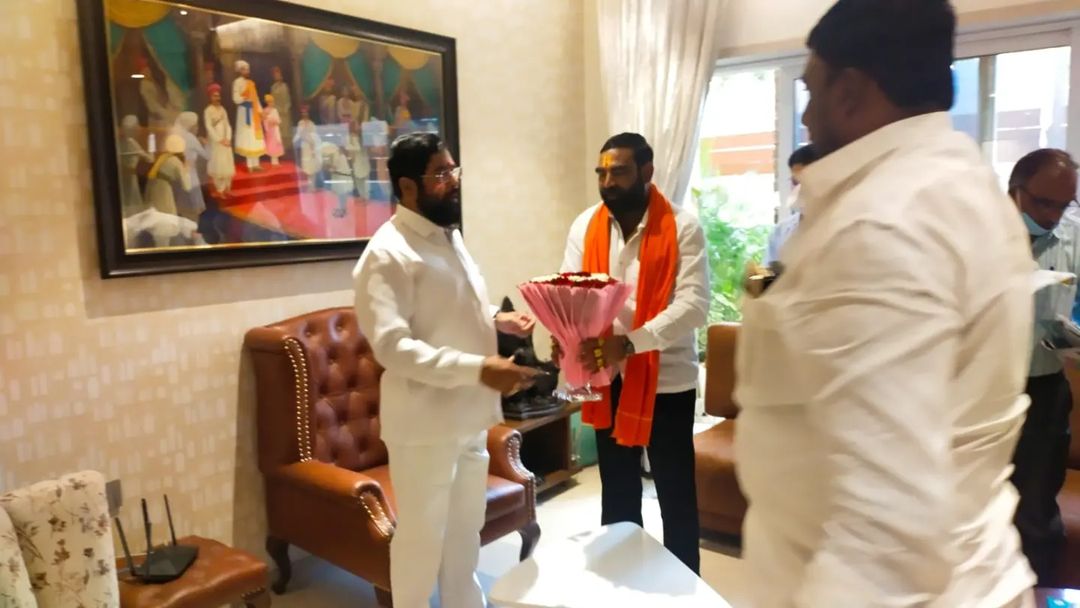 Santosh Bangar Joins Eknath Shinde Camp