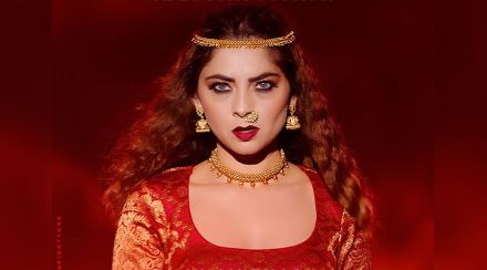 tamasha live, tamasha live film, sonalee kulkarni, sidharth jadhav, hemangi kavi, kadak laxmi, kadak laxmi song release, तमाशा लाइव्ह, तमाशा लाइव्ह चित्रपट, सोनाली कुलकर्णी, हेमांगी कवी, सिद्धार्थ जाधव, कडक लक्ष्मी गाणं, कडक लक्ष्मी गाणं प्रदर्शित, रवी जाधव